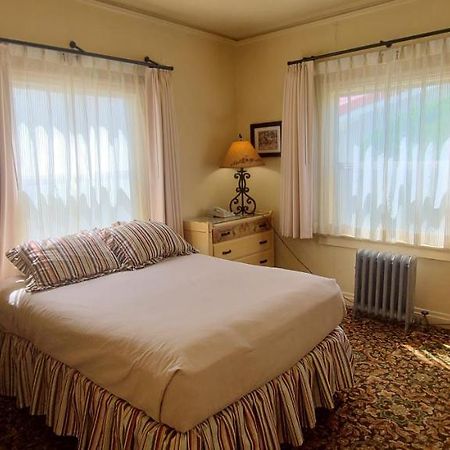 Historic Dow Hotel Лон Пайн Екстериор снимка