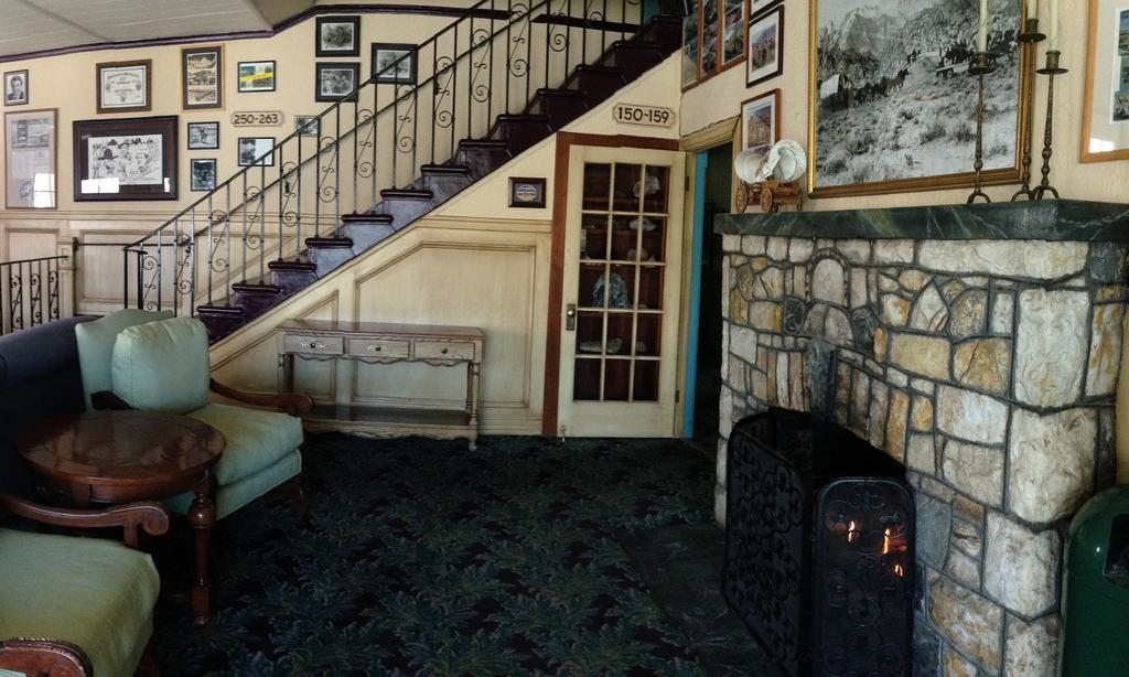 Historic Dow Hotel Лон Пайн Екстериор снимка